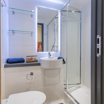 Premium En Suite - Image 3